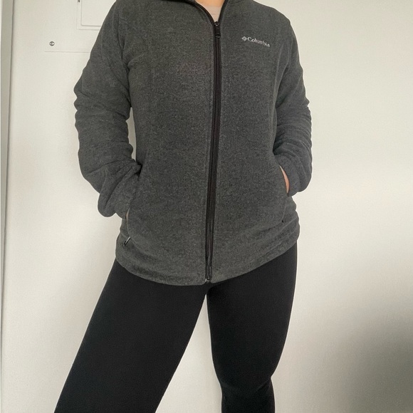Soft warm Columbia fleece zip up - Picture 3 of 10